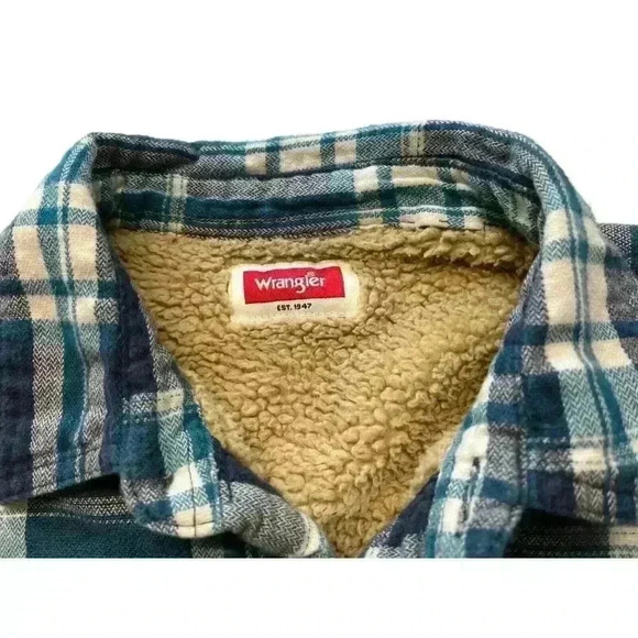 Wrangler Heavy Flannel Shacket Sherpa Lined Jacket Mens M Blue Plaid flaws - Picture 3 of 9